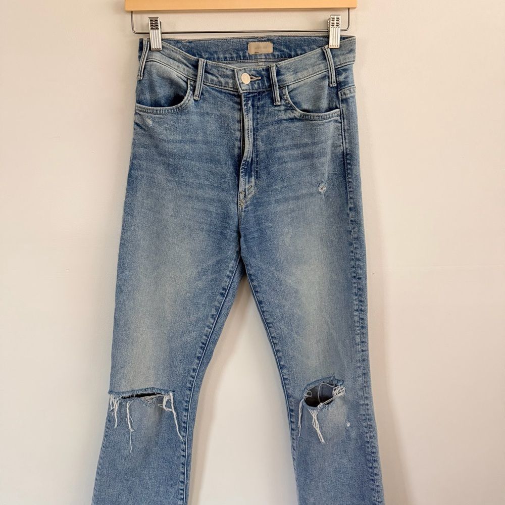 MOTHER The Hustler Ankle Chew Jeans 26 Light Wash Distressed Raw Hem Crop - Picture 6 of 16
